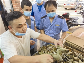 石獅開(kāi)展節(jié)前食品安全專項(xiàng)檢查行動(dòng) 對(duì)粽子進(jìn)行質(zhì)量監(jiān)督抽檢
