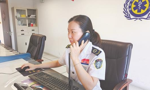 調(diào)度員電話指導(dǎo)海姆立克急救法 成功救助被噎老人