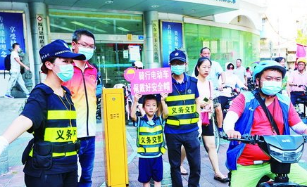 探索“警家?！比灰惑w聯(lián)勤護(hù)學(xué)模式