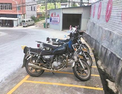 垃圾堆放點(diǎn)變身停車場 周圍環(huán)境整潔美觀