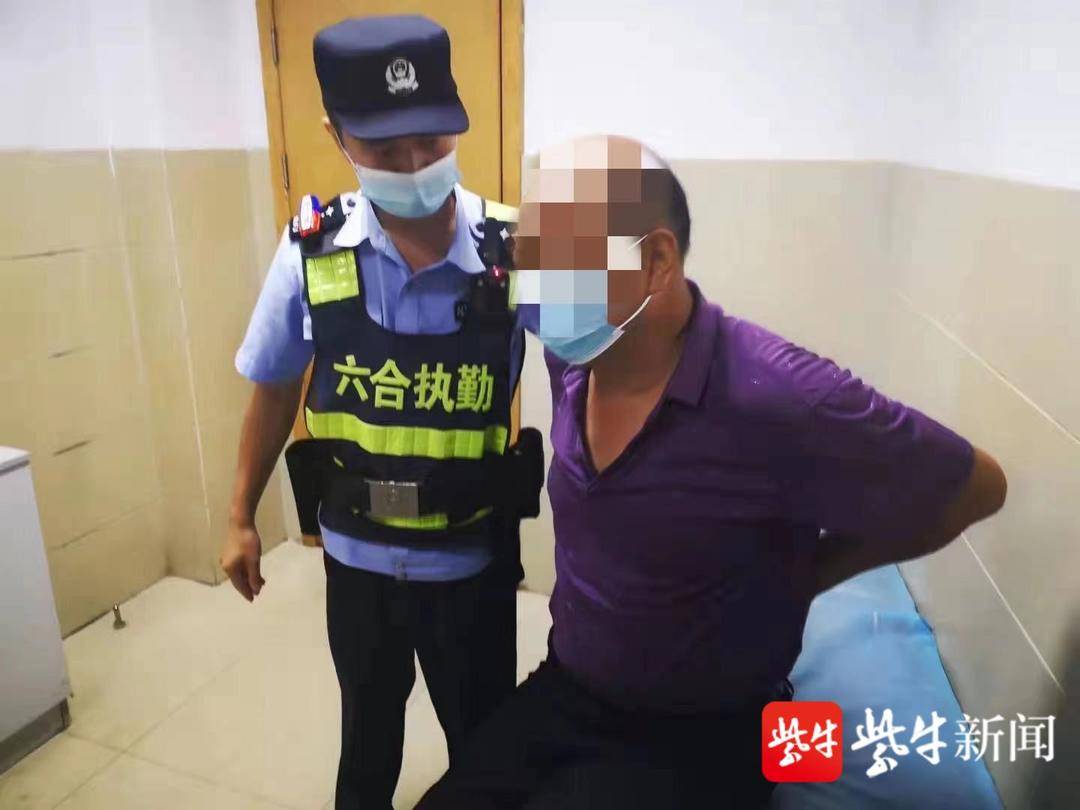 市民醫(yī)院路上突然疼痛難忍 警車秒變救護(hù)車送醫(yī)救助