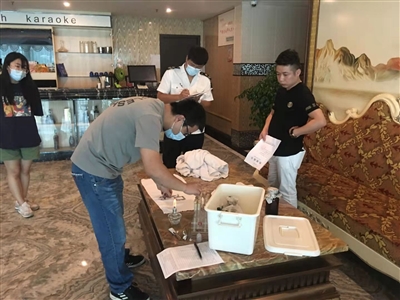 石獅市對(duì)沐浴場(chǎng)所開(kāi)展抽檢工作 發(fā)現(xiàn)問(wèn)題立即整改