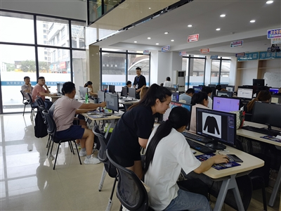 石獅推進電子商務(wù)人才建設(shè) 吸引高校畢業(yè)生來石就業(yè)