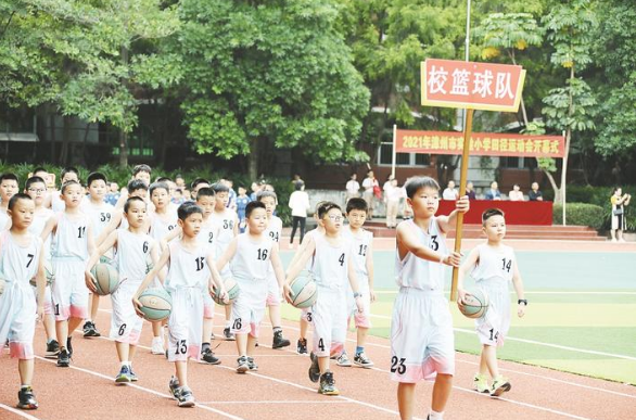 漳州市實(shí)驗(yàn)小學(xué)運(yùn)動(dòng)會(huì)開(kāi)幕 搭起孩子鍛煉成長(zhǎng)舞臺(tái)
