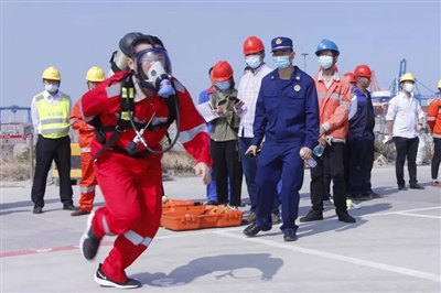 泉州上演消防技能競(jìng)賽大比拼 69人報(bào)名參加競(jìng)賽