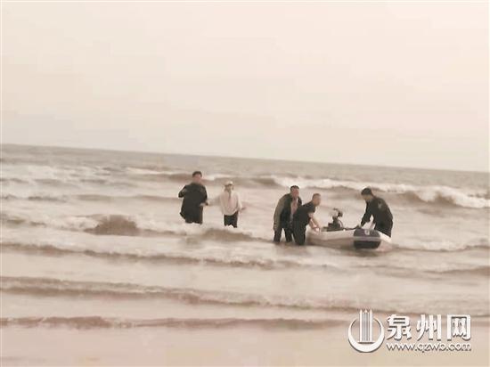 3名海釣人員遇發(fā)動(dòng)機(jī)損壞被困海上 警方緊急展開(kāi)營(yíng)救