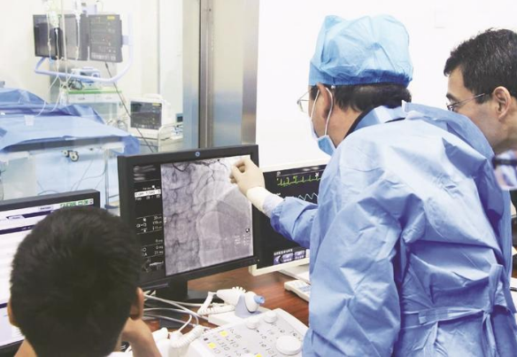一個(gè)“孔”就能解決“開胸”恐懼 讓“腫瘤先生”不再橫行霸道