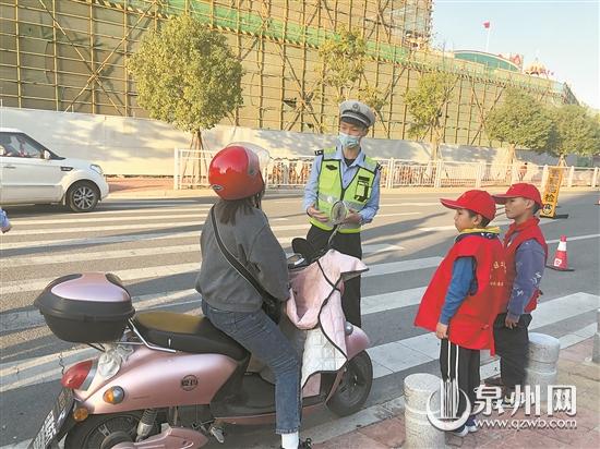 臺(tái)商區(qū)規(guī)范摩托車、電動(dòng)車交通秩序 做到逢車必查逢違必究