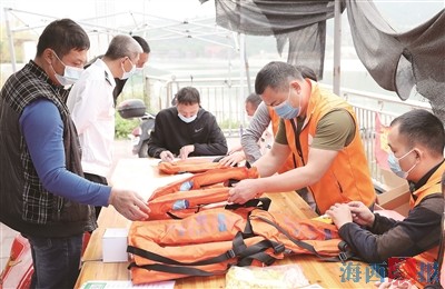 救生衣檢修服務(wù)送到“家門口” 為漁民安全保駕護(hù)航