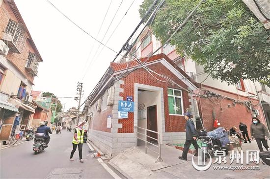 老城區(qū)公廁面臨拆除 居民希望如廁問題解決后再拆除