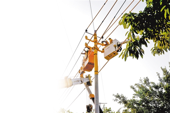 泉州供電公司提升居民供電可靠性 實現(xiàn)企業(yè)與社會的雙贏