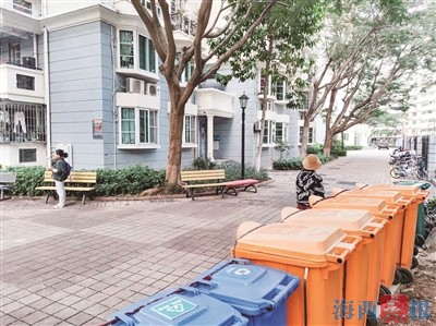 垃圾投放點離樓棟僅5米 調(diào)整位置還需業(yè)主大會通過