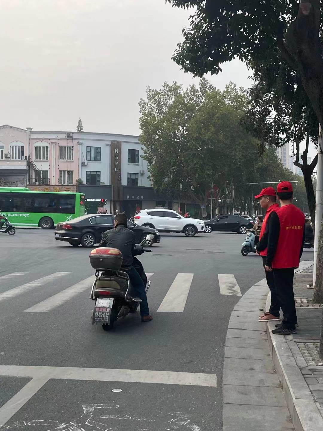 平和縣交警大隊(duì)嚴(yán)查交通違法 營(yíng)造良好縣區(qū)文明環(huán)境