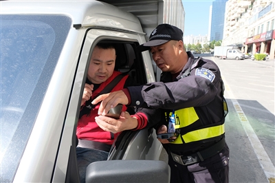“石獅智慧停車(chē)”便民功能又上新 無(wú)需手動(dòng)可免密支付
