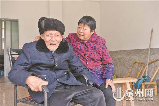 丈夫突發(fā)中風(fēng)致癱瘓 妻子單獨(dú)撫育兒女撐起一個家