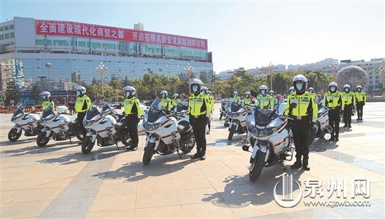 石獅“共享頭盔驛站”進(jìn)校園 營(yíng)造更加有序交通環(huán)境