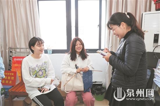 愛心人士 “接力”暖冬行動(dòng) 為山里娃“編織”溫暖