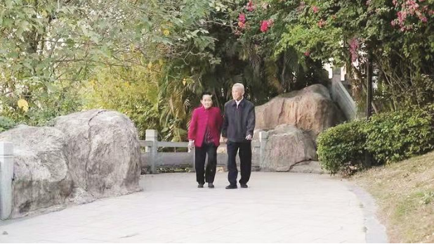 老紅軍晚年生活幸福恩愛 將美好革命品質(zhì)傳承子孫