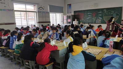 石獅市舉行中小學(xué)生象棋聯(lián)賽 620名象棋選手報(bào)名參加