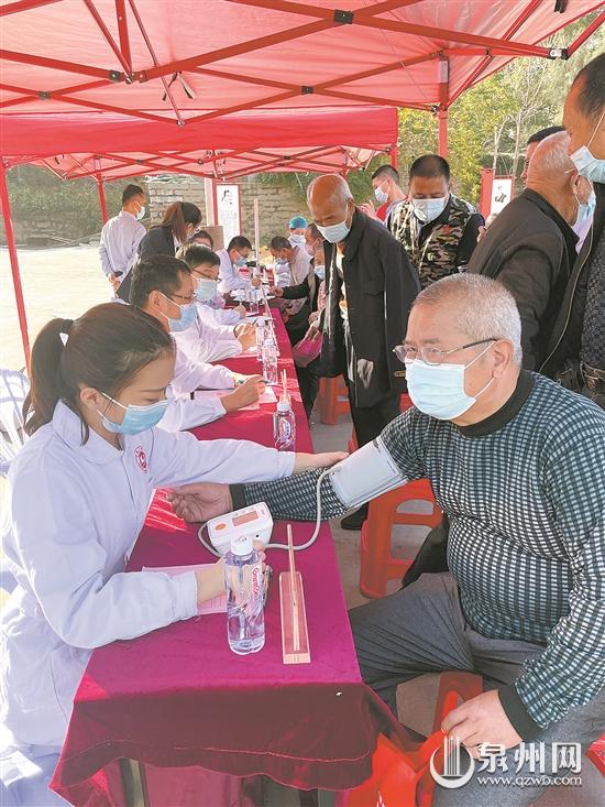 洛陽鎮(zhèn)陳埭頭村在老兵家門口提供免費診療服務(wù)