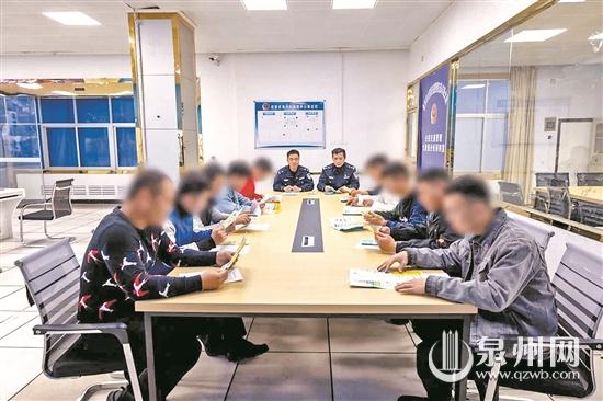 豐澤交警加大路面執(zhí)法力度 對未佩戴安全頭盔者集中教育