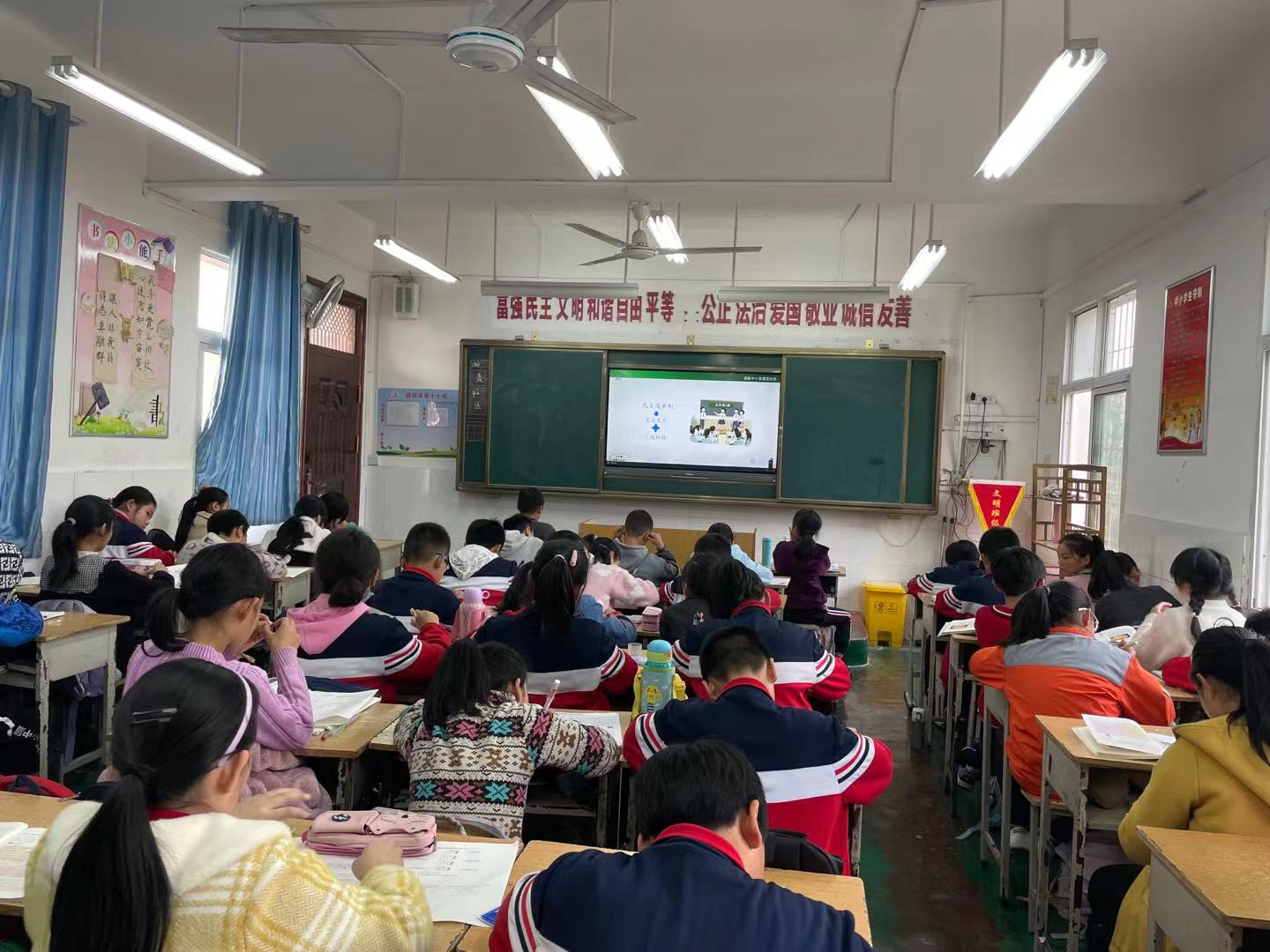 “雙減”政策落地帶來(lái)許多新變化 教師應(yīng)該怎么做出調(diào)整？