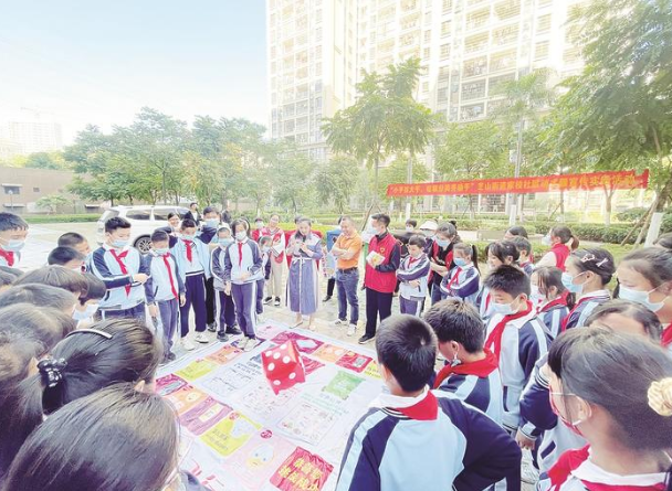 實驗小學聯(lián)合社區(qū)街道開展垃圾分類主題宣傳實踐活動