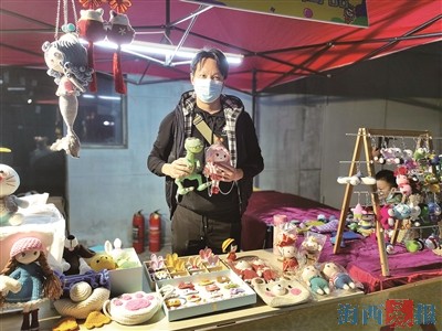 閩臺(tái)特色文創(chuàng)市集讓廈門市民逛地道“臺(tái)灣夜市”