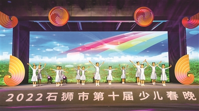 石獅市少兒春晚在服裝城展覽藝術(shù)中心上演