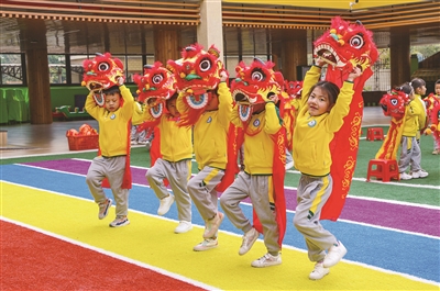 錦尚鎮(zhèn)第二中心幼兒園開展獅趣創(chuàng)意早操
