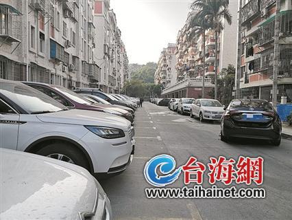 面包車小區(qū)內(nèi)失控致2人死亡1人受傷