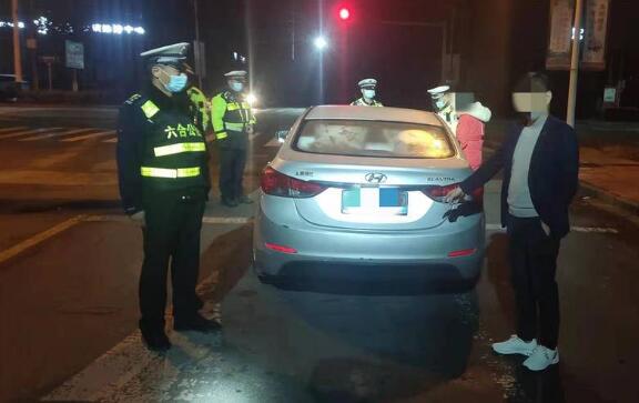男子酒駕急忙停車換人 被民警當場查獲
