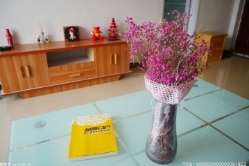 爸爸喜歡看書(shū) 這個(gè)愛(ài)好延續(xù)了一生