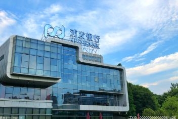 安徽路橋集團(tuán)望江G347安九二期項(xiàng)目現(xiàn)場(chǎng) 無人工地“數(shù)字化”施工