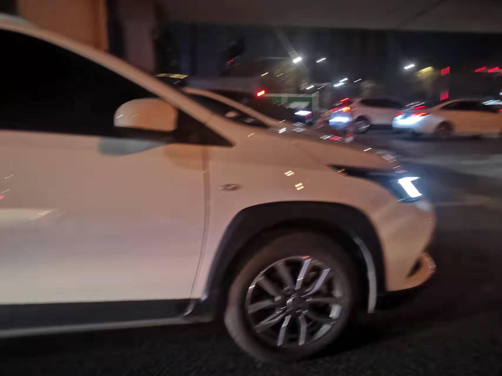 奇瑞汽車(chē)發(fā)布艾瑞澤5 GT的局部官圖 搭載奇瑞史上最強(qiáng)1.6T發(fā)動(dòng)機(jī)